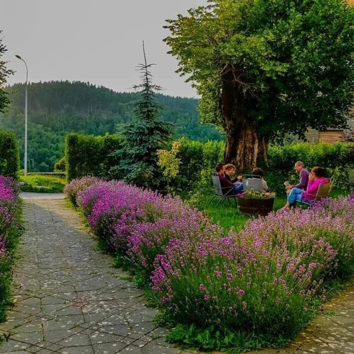 Fuzinarska Kuca Hotel Fuzine Bagian luar foto
