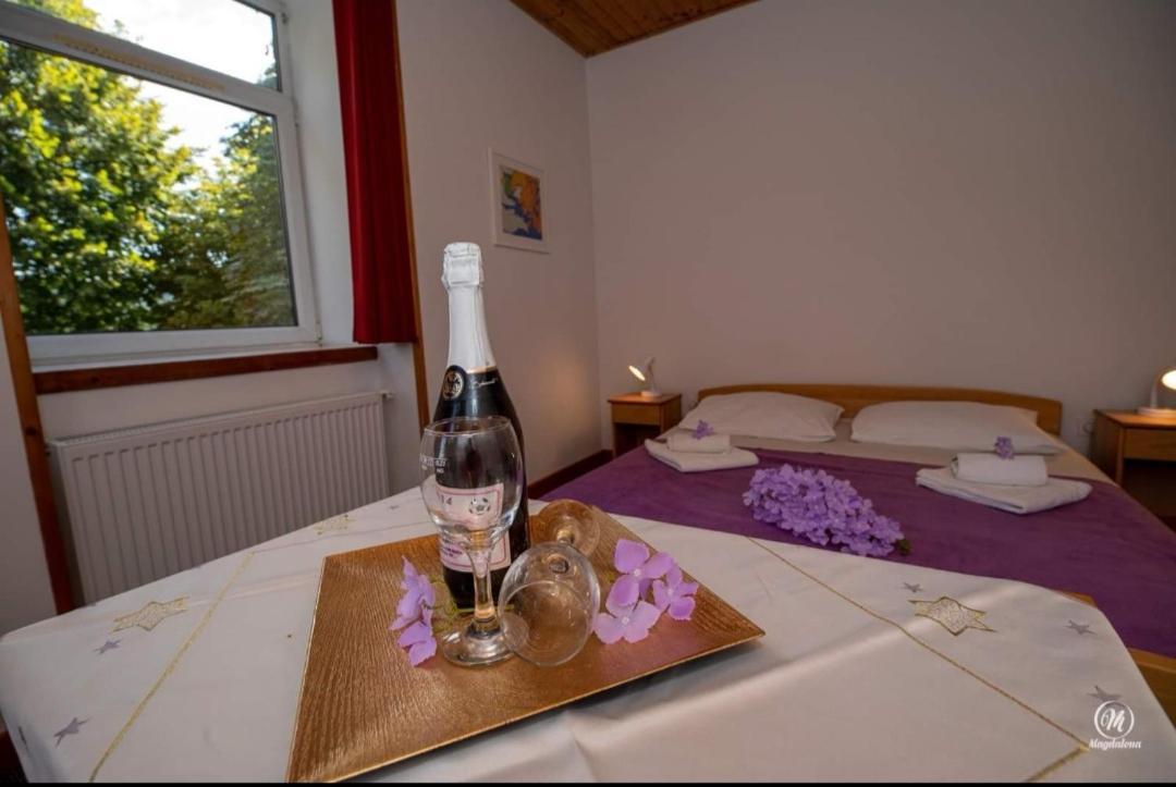 Fuzinarska Kuca Hotel Fuzine Bagian luar foto