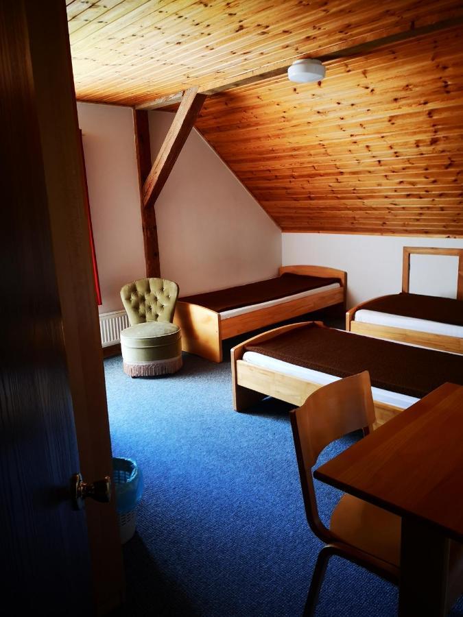 Fuzinarska Kuca Hotel Fuzine Bagian luar foto